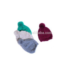 Sombrero de acrílico del pom pom del knit del color sólido del invierno de las mujeres